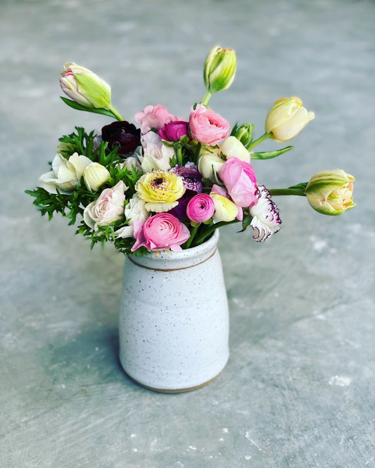 Large Vase and bouquet Mother's day pre-order. PICKUP ONLY